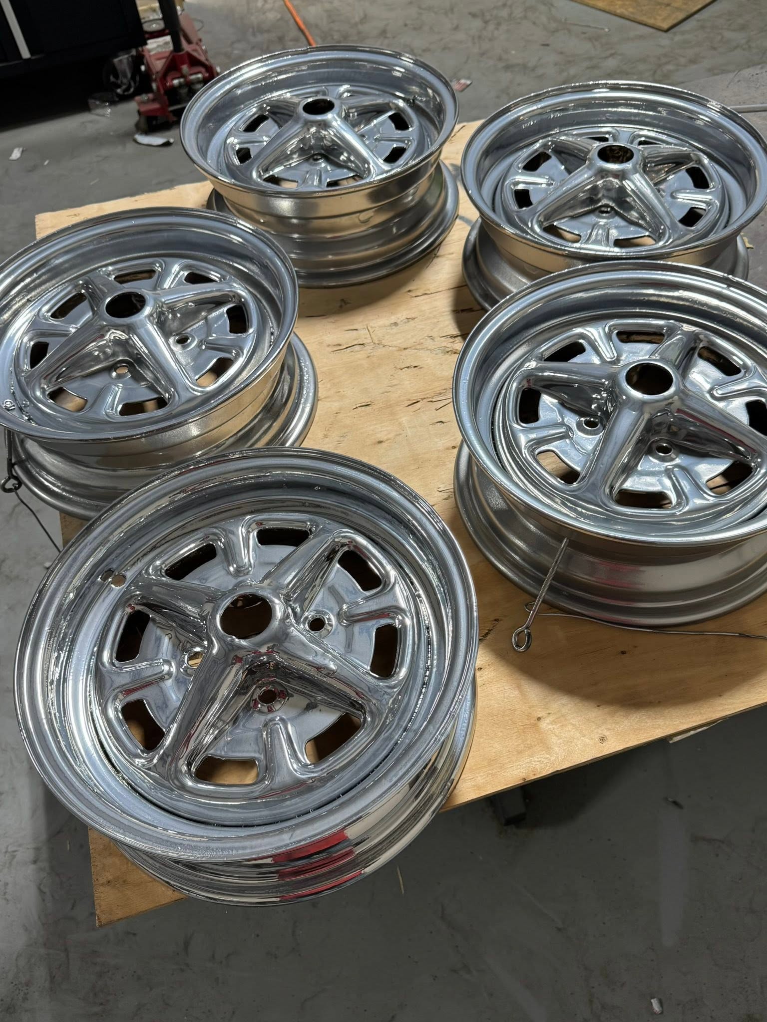 Set of polished silver muscle-car wheels